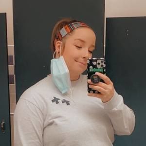 Meet your Posher, Joelle